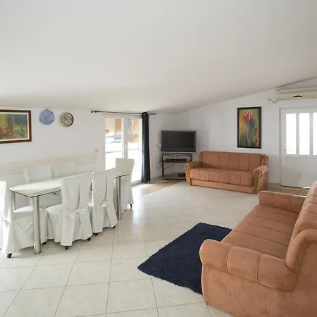 Apartment Mavarstica 12696c Trogir